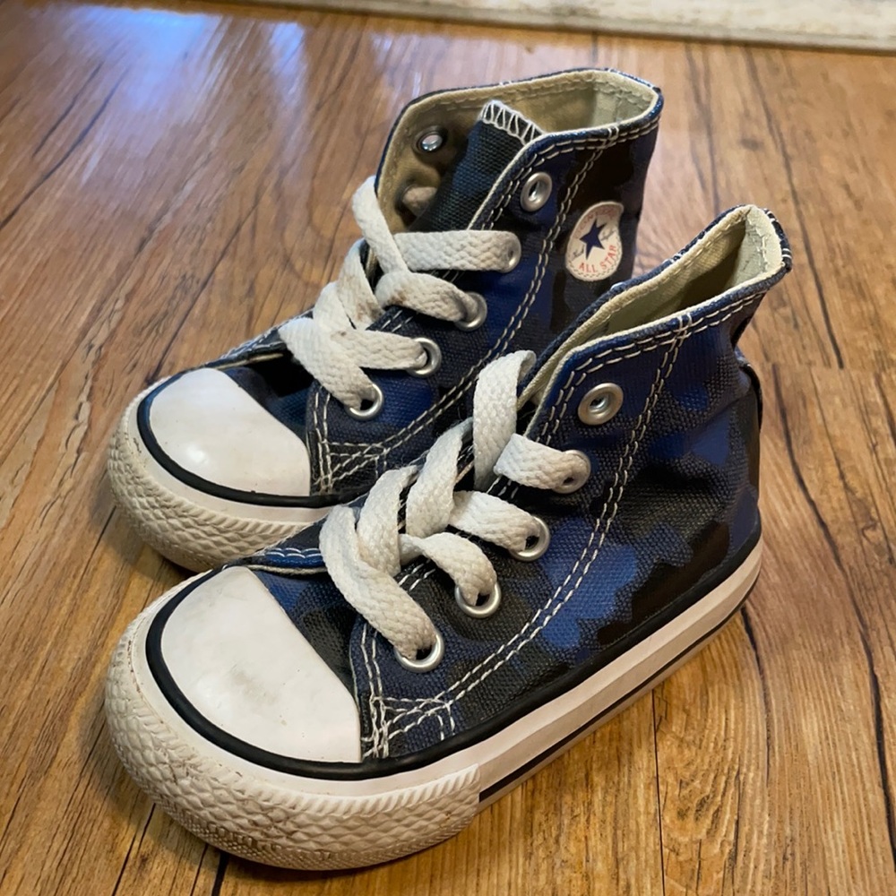 Infant converse size 4